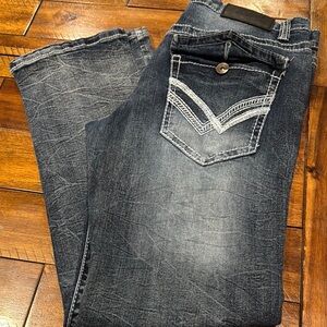 Like new men’s True Luck denim jeans. Size 32x30.